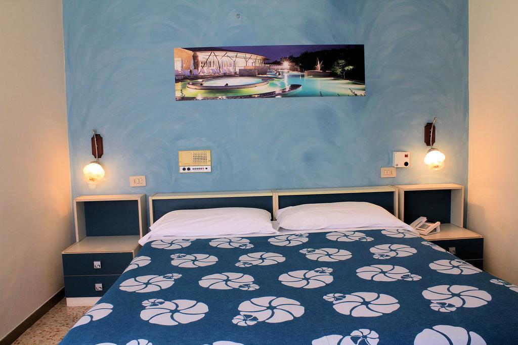 Hotel Saturno Chianciano Terme Kültér fotó
