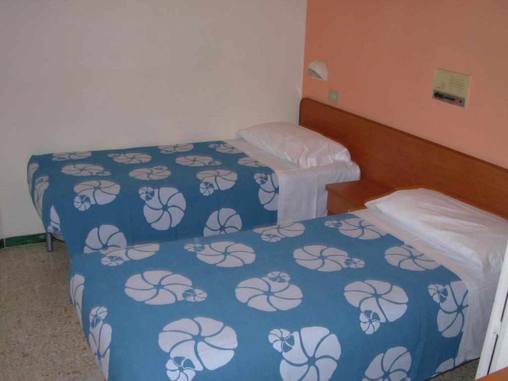 Hotel Saturno Chianciano Terme Szoba fotó